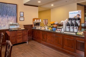 Holiday Inn Express State College @Williamsburg Square