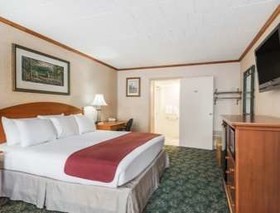 Ramada by Wyndham State College Hotel & Conference Center
