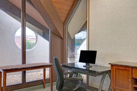 Days Inn by Wyndham Washington Pennsylvania