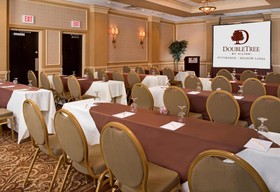 Doubletree by Hilton Washington Meadow Lands Casino Area