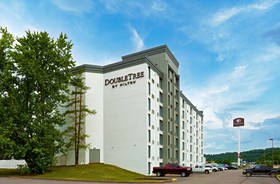 Doubletree by Hilton Washington Meadow Lands Casino Area