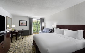 Doubletree by Hilton Washington Meadow Lands Casino Area