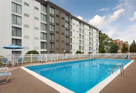 Doubletree by Hilton Washington Meadow Lands Casino Area