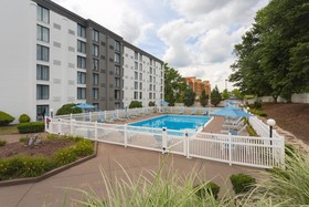 Doubletree by Hilton Washington Meadow Lands Casino Area