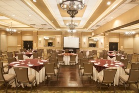 Doubletree by Hilton Washington Meadow Lands Casino Area