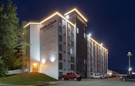 Doubletree by Hilton Washington Meadow Lands Casino Area