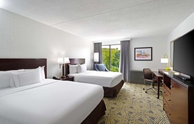 Doubletree by Hilton Washington Meadow Lands Casino Area