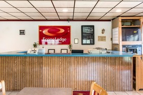 Econo Lodge Inn & Suites
