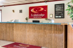 Econo Lodge Inn & Suites