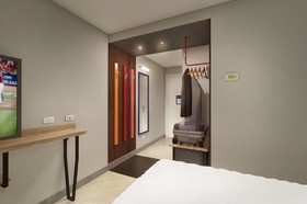 Tru by Hilton York