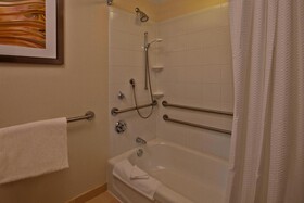 Courtyard by Marriott Providence / Warwick Airport