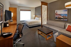 Hyatt Place Warwick Providence Airport
