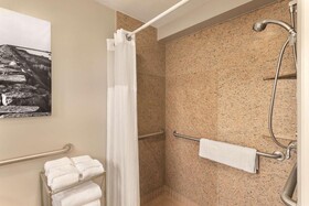 DoubleTree by Hilton Providence Airport Warwick
