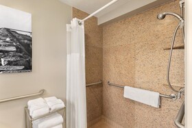 DoubleTree by Hilton Providence Airport Warwick