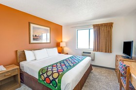 Super 8 by Wyndham Aberdeen West