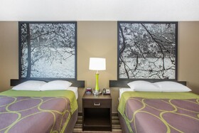 Super 8 by Wyndham Brookings