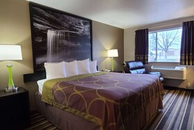 Super 8 by Wyndham Brookings
