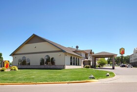 Super 8 by Wyndham Brookings