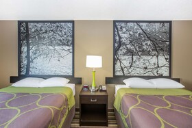 Super 8 by Wyndham Brookings