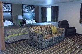 Super 8 by Wyndham Brookings