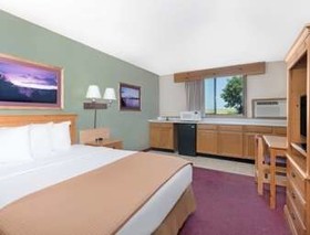Super 8 by Wyndham Chamberlain SD