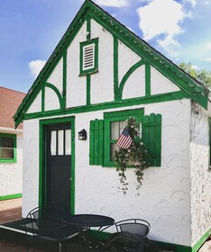 Chalet Motel