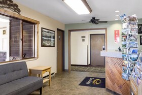 Econo Lodge Custer