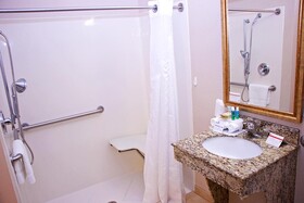 Holiday Inn Express Hotel & Suites Pierre - Fort Pierre