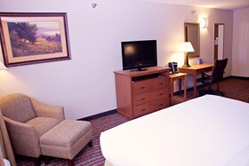 Holiday Inn Express Hotel & Suites Pierre - Fort Pierre