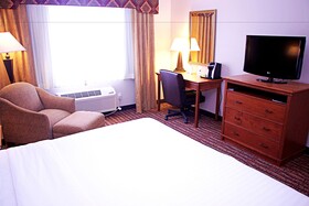 Holiday Inn Express Hotel & Suites Pierre - Fort Pierre