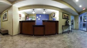 Holiday Inn Express Hotel & Suites Pierre - Fort Pierre