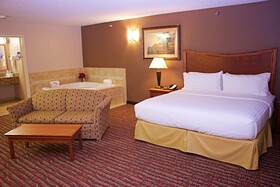 Holiday Inn Express Hotel & Suites Pierre - Fort Pierre