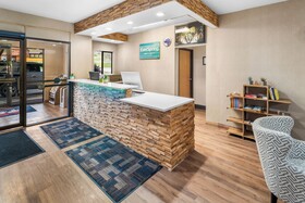 EverSpring Inn & Suites