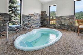 EverSpring Inn & Suites