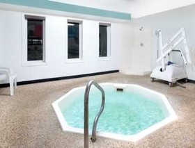 Super 8 by Wyndham Huron