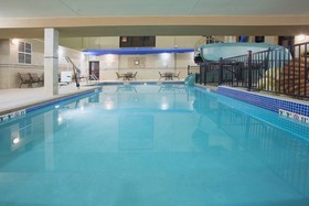 Holiday Inn Express Hotel & Suites Mitchell