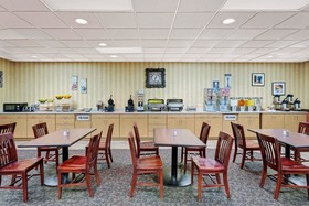 Ramada by Wyndham Mitchell Hotel & Conference Center