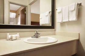 Baymont by Wyndham Sioux Falls Near West 41st Street
