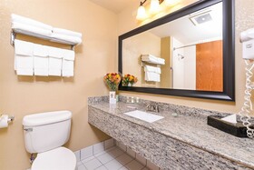 Country Inn & Suites by Radisson, Watertown, SD