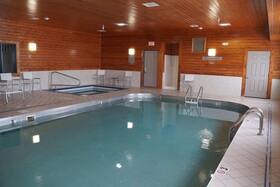Country Inn & Suites by Radisson, Watertown, SD