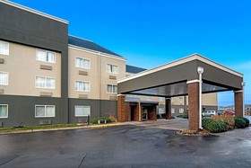 La Quinta Inn & Suites by Wyndham Knoxville Airport