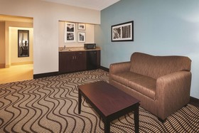 La Quinta Inn & Suites by Wyndham Knoxville Airport