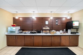 La Quinta Inn & Suites by Wyndham Knoxville Airport
