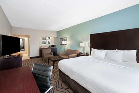 La Quinta Inn & Suites by Wyndham Knoxville Airport