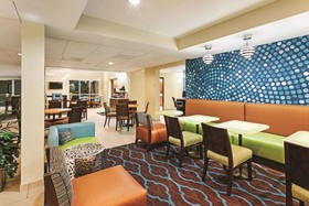 La Quinta Inn & Suites by Wyndham Knoxville Airport