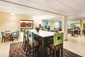 La Quinta Inn & Suites by Wyndham Knoxville Airport