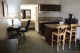 Rodeway Inn & Suites