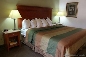 Rodeway Inn & Suites
