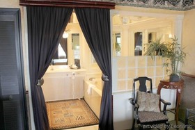 Rodeway Inn & Suites