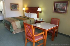 Rodeway Inn & Suites